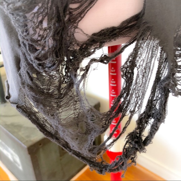Shredded / Deconstructed t-shirt - Picture 3 of 4
